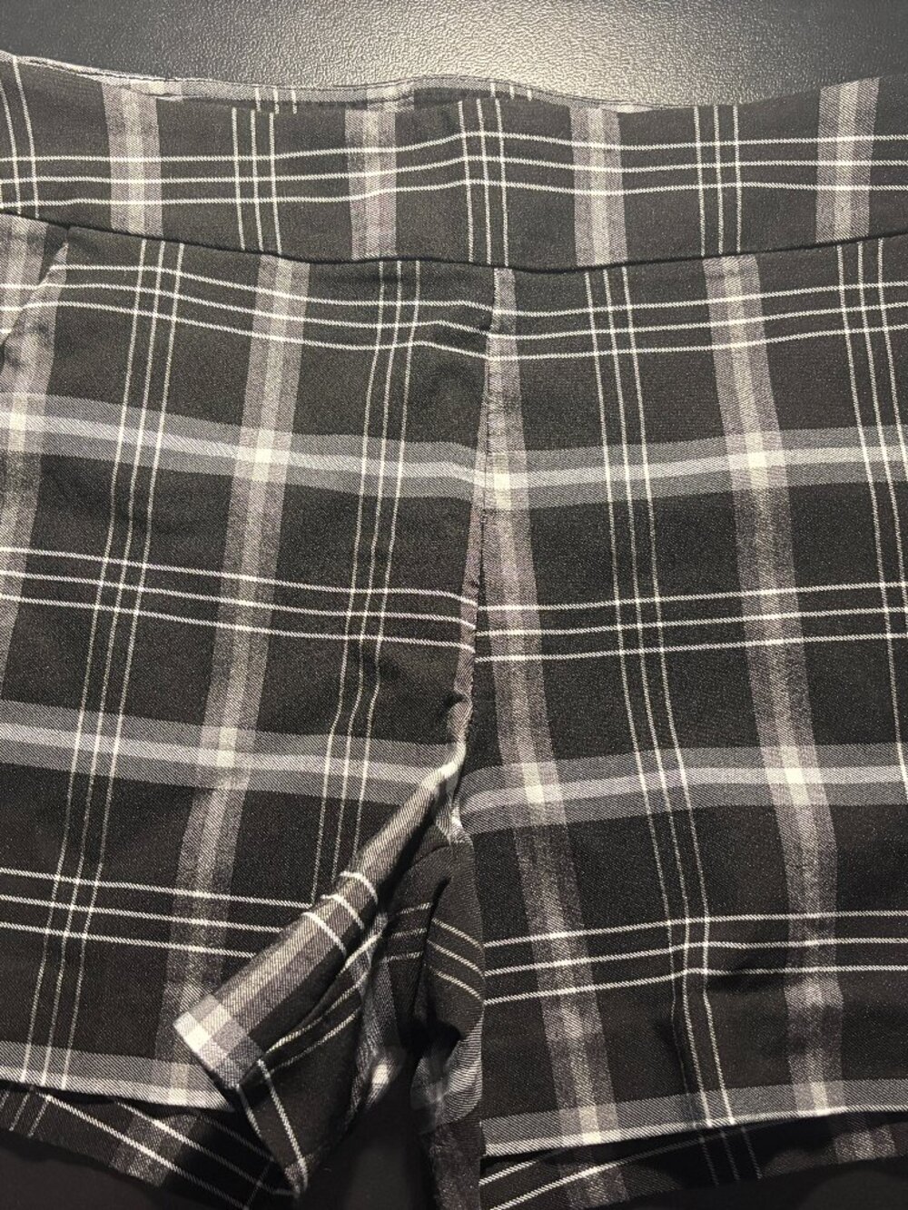 Time and Tru Womens Shorts Sz S (4-6) Stretch Blk/White Plaid
